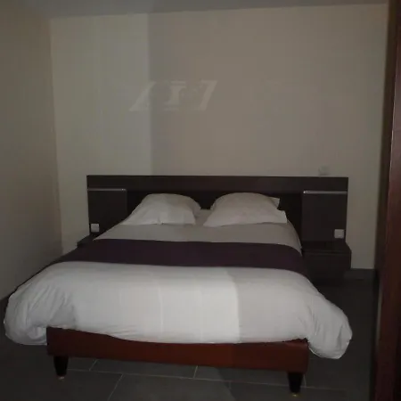 Contact Les Ailes Hotel