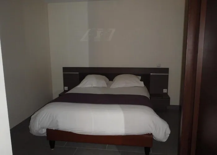 Contact Les Ailes Hotel